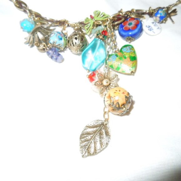 NWT Hand Crafted Statement Necklace & Earring Set - Picture 4 of 9